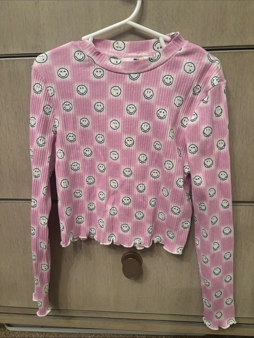 H&M Pink Ribbed Long-Sleeve Smiley Cropped Top 8/10